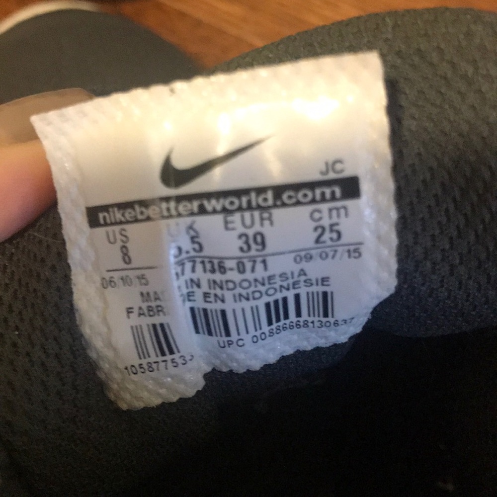 Nike Running Shoes - Picture 4 of 5